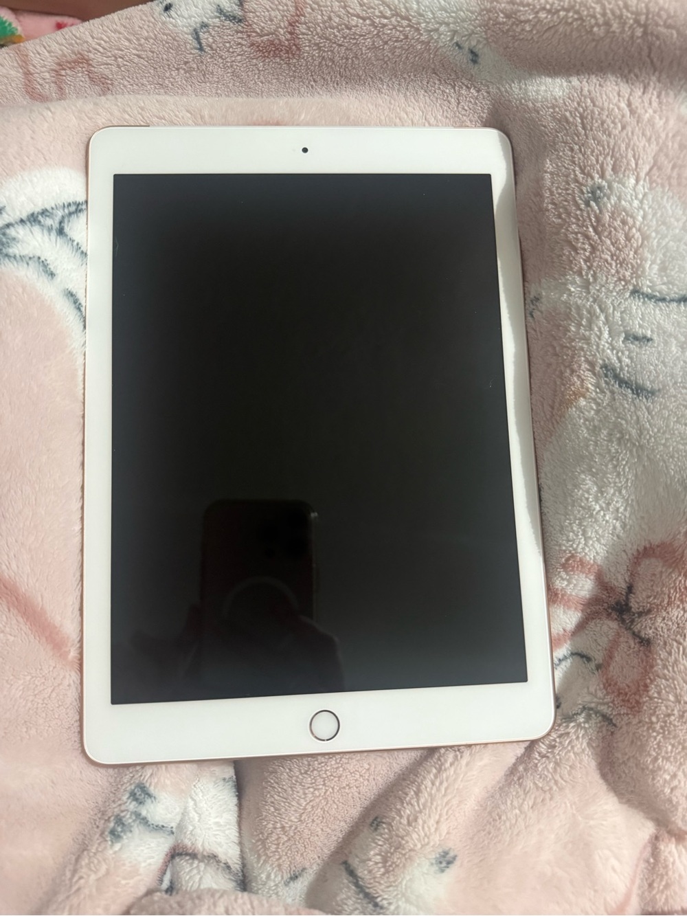 (SOLD) Apple IPad 9.7 inch Rose Gold